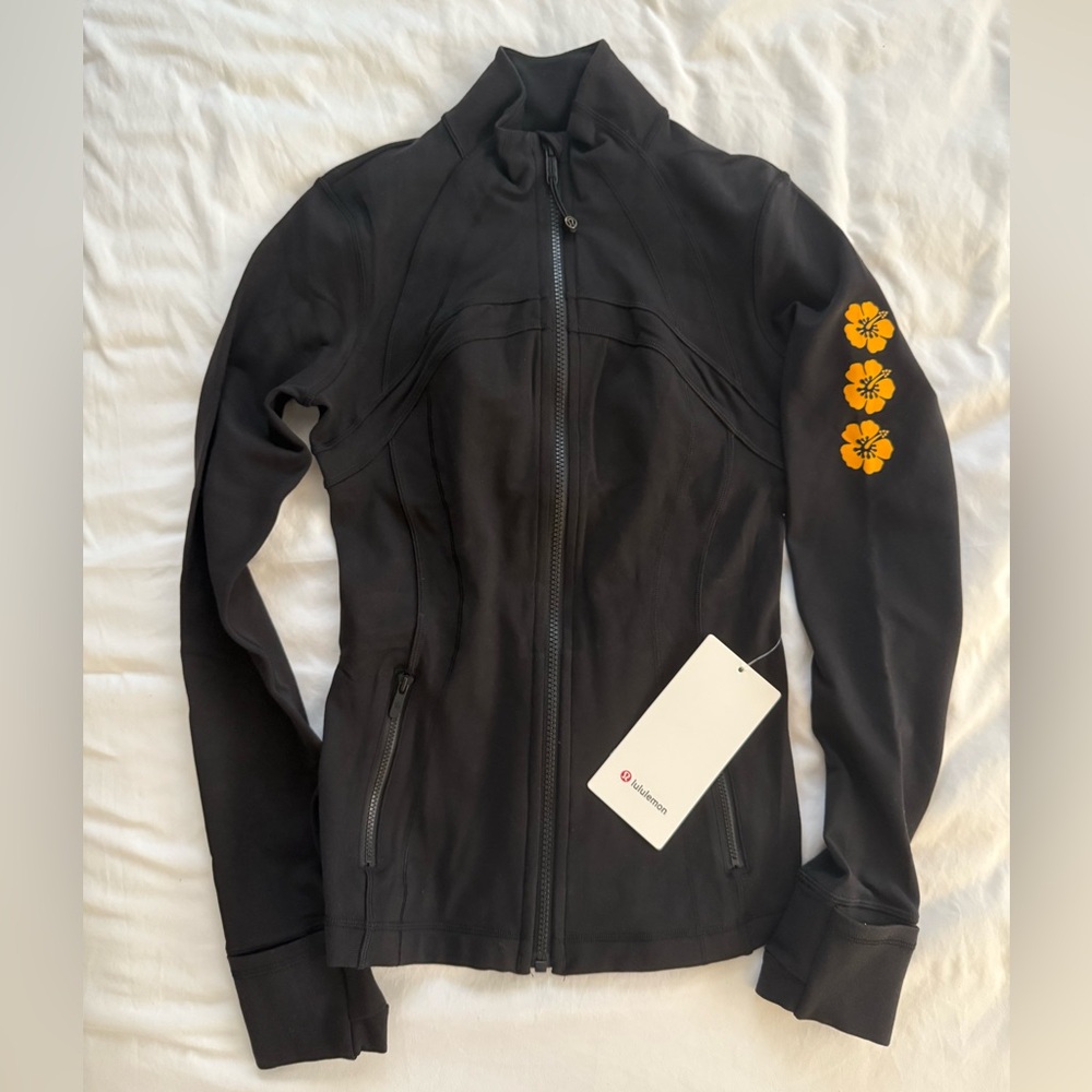 NWT Lululemon Black Define Jacket Hawaii
Islands Edition size 4